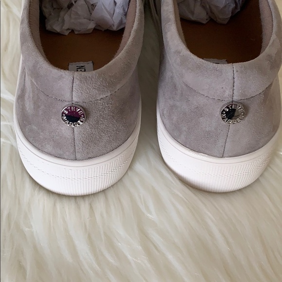 Steve Madden Gills Grey Suede Slip-on Sneaker Size 9.5 New in Box - Picture 3 of 13
